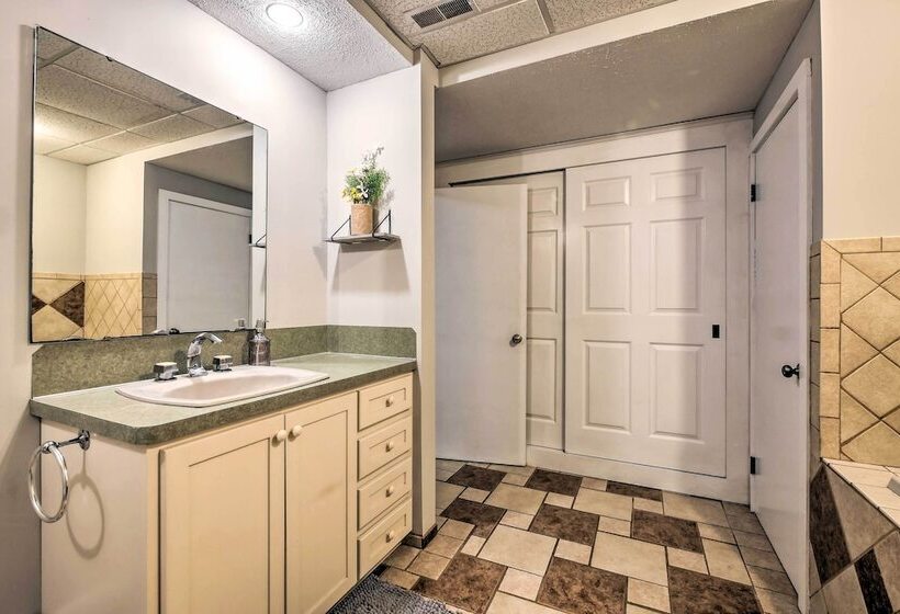 The Red Pine Cabin  W/ Private Pond & Dock!