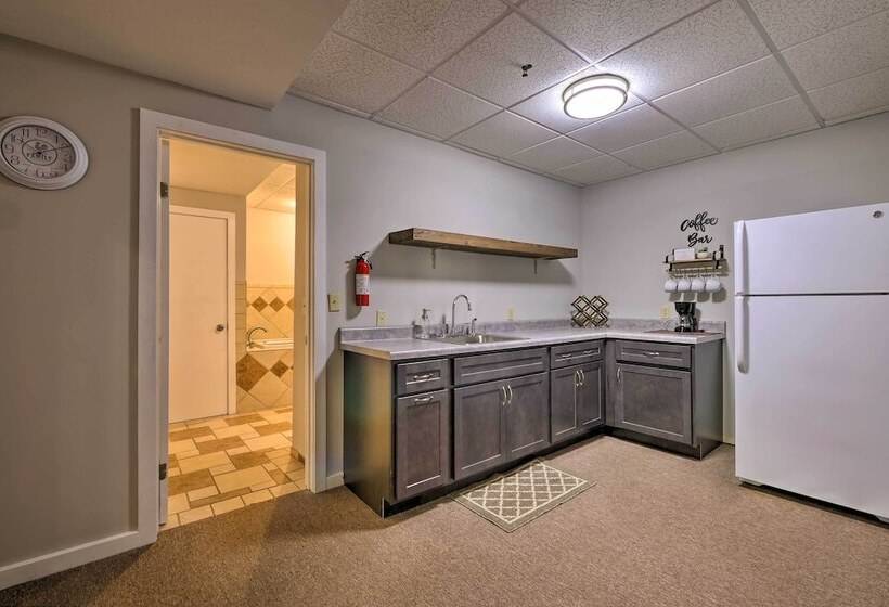 The Red Pine Cabin  W/ Private Pond & Dock!