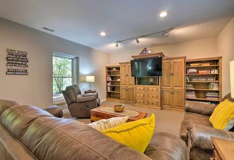 The Red Pine Cabin  W/ Private Pond & Dock!