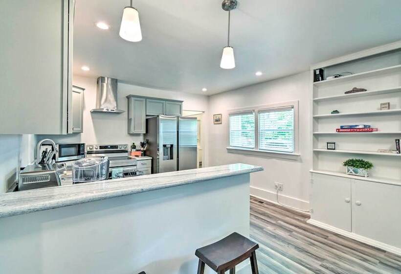 Pet Friendly Fayetteville Home W/ Fenced Yard