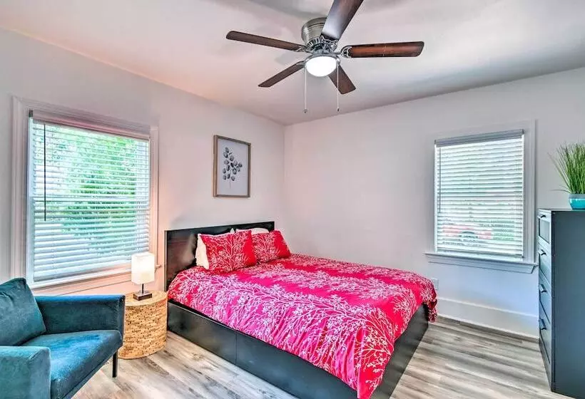 Pet Friendly Fayetteville Home W/ Fenced Yard