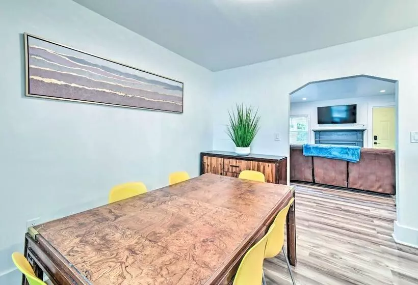 Pet Friendly Fayetteville Home W/ Fenced Yard