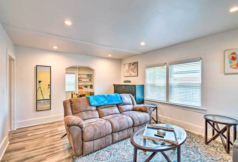 Pet Friendly Fayetteville Home W/ Fenced Yard