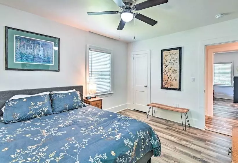 Pet Friendly Fayetteville Home W/ Fenced Yard