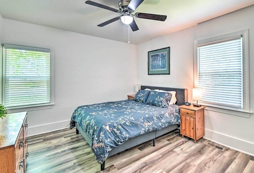 Pet Friendly Fayetteville Home W/ Fenced Yard