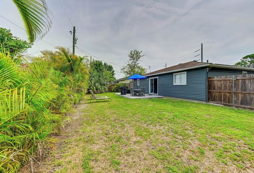 Dog Friendly Home W/ Yard ~ 6 Miles To The Beach!