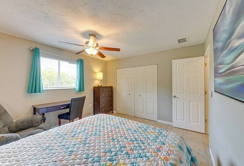 Dog Friendly Home W/ Yard ~ 6 Miles To The Beach!