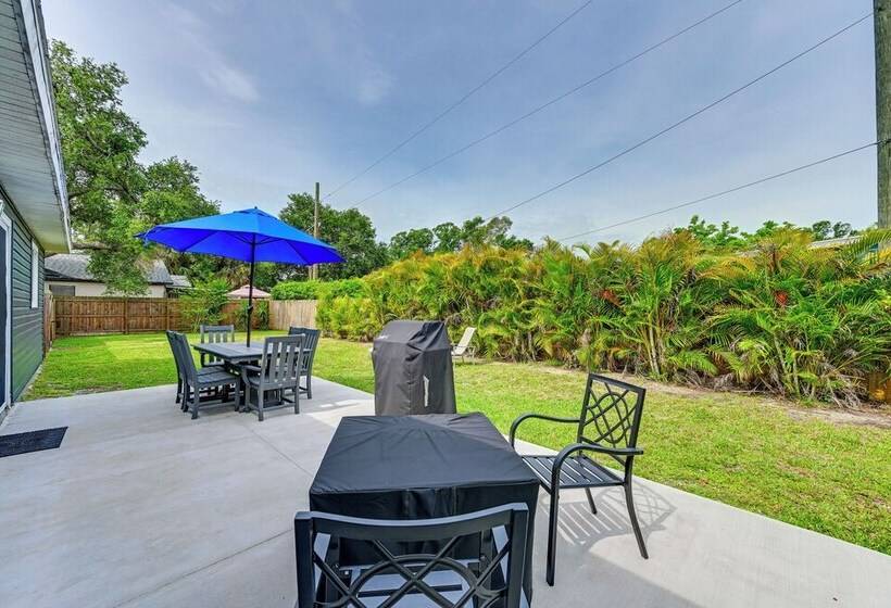 Dog Friendly Home W/ Yard ~ 6 Miles To The Beach!