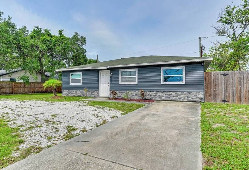 Dog Friendly Home W/ Yard ~ 6 Miles To The Beach!