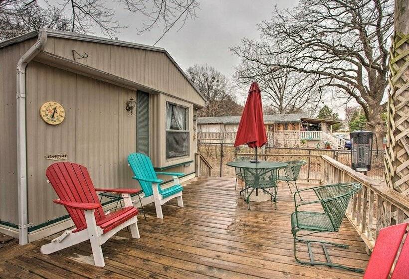 Pet Friendly Kingston Home W/ Deck & Fire Pit