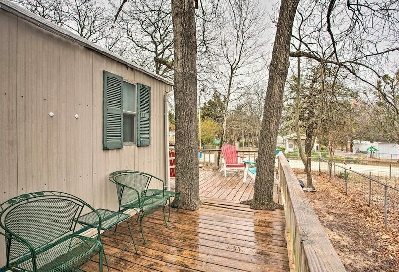 Pet Friendly Kingston Home W/ Deck & Fire Pit
