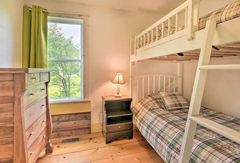 Pet Friendly Roxbury Farmhouse On 350 Acres!