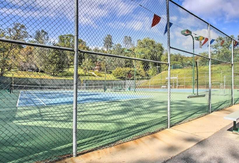 Pine Mountain Lake Home W/ Decks, Golf Course View