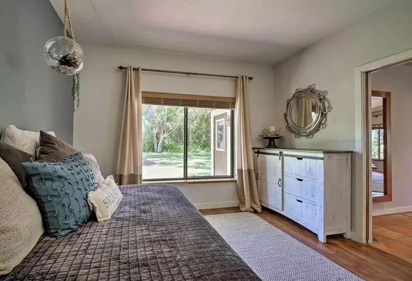 Merritt Island Oasis: 5 Mi To Satellite Beach!