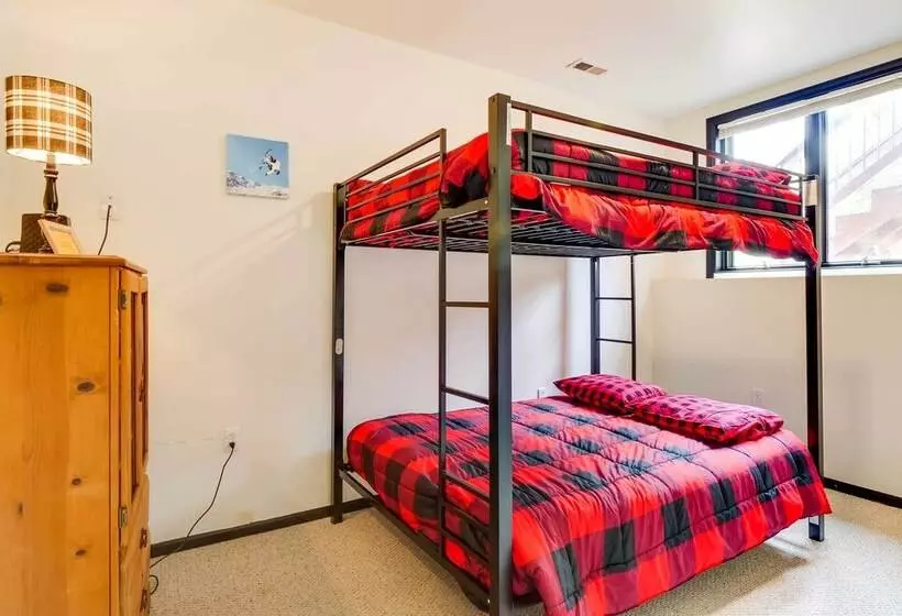 Roomy Alma Cabin W/ Pool Table: Ski, Hike, & Fish!