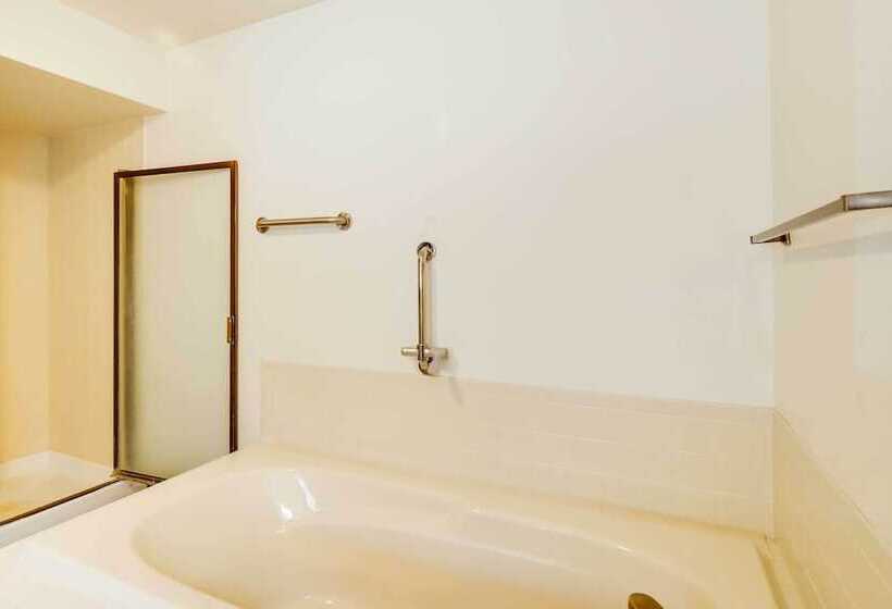 Roomy Alma Cabin W/ Pool Table: Ski, Hike, & Fish!