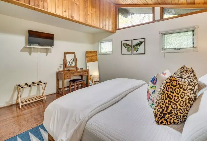 Rustic Chic Sapphire Home W/ Wraparound Decks