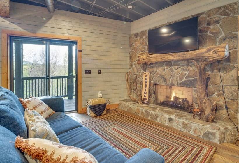 Rustic Chic Sapphire Home W/ Wraparound Decks