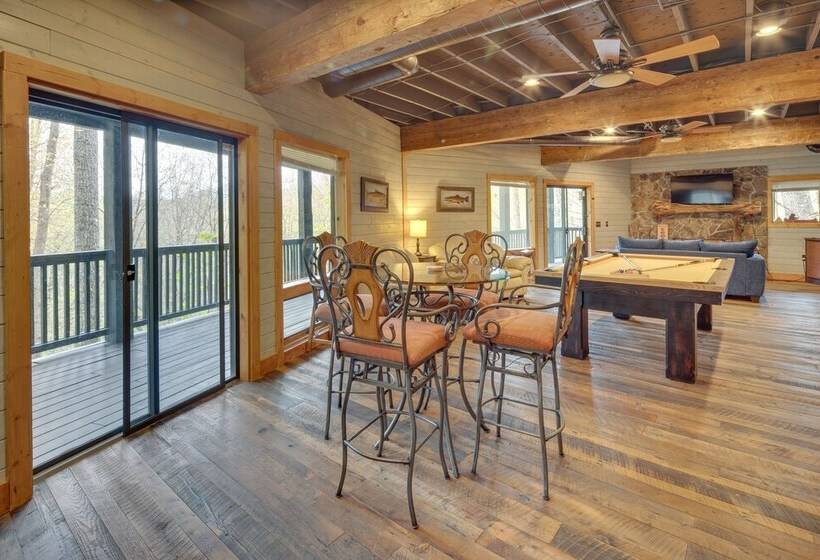 Rustic Chic Sapphire Home W/ Wraparound Decks