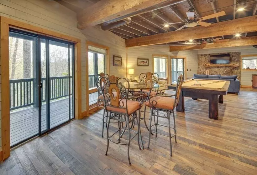 Rustic Chic Sapphire Home W/ Wraparound Decks