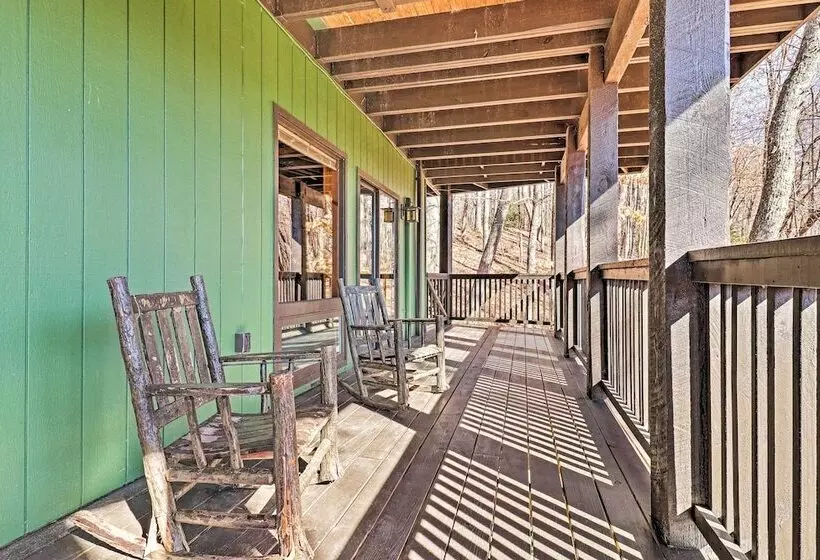 Rustic Chic Sapphire Home W/ Wraparound Decks