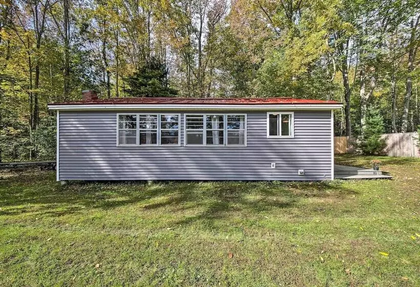 Rustic Retreat Across From Lake; Family Friendly!