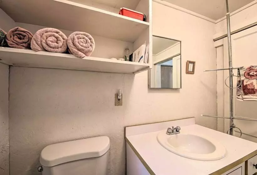 Rustic Retreat Across From Lake; Family Friendly!