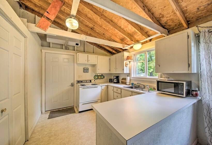 Rustic Retreat Across From Lake; Family Friendly!