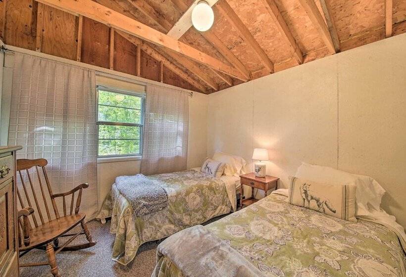 Rustic Retreat Across From Lake; Family Friendly!