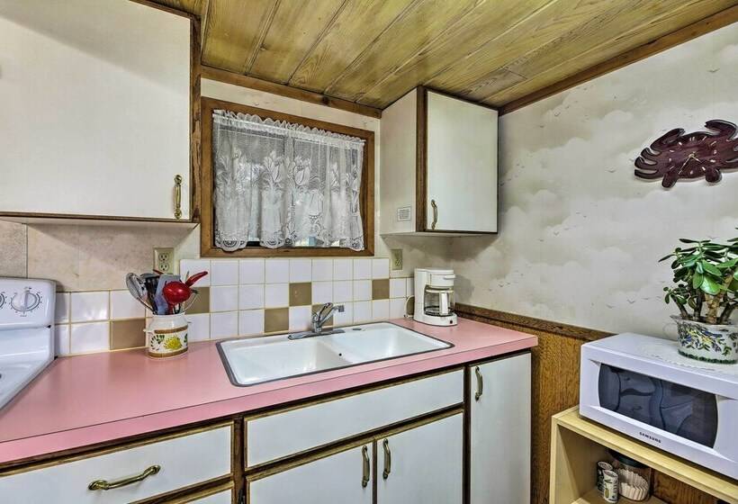 Sanderling Sea Cottages, Unit 1 With Deck!