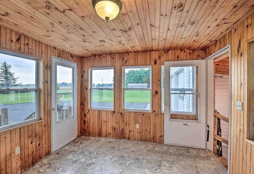 Cozy Seneca Falls Home Close To Cayuga Wine Trail!