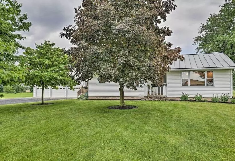 Cozy Seneca Falls Home Close To Cayuga Wine Trail!