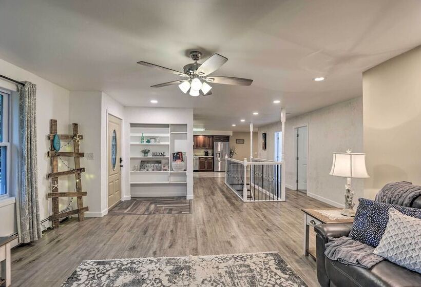 Cozy Seneca Falls Home Close To Cayuga Wine Trail!