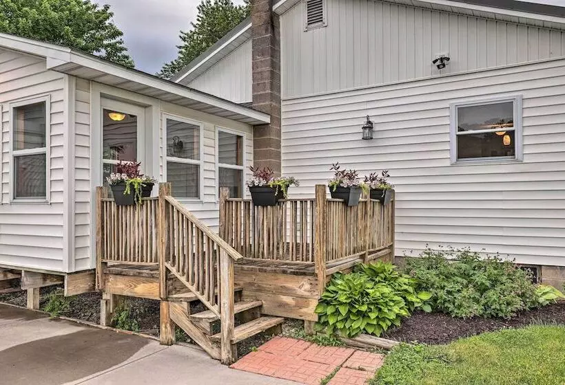 Cozy Seneca Falls Home Close To Cayuga Wine Trail!