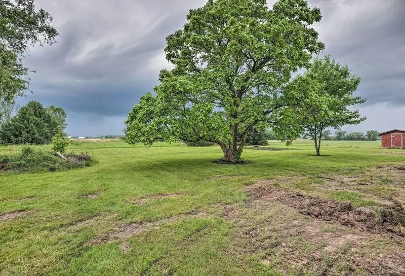 Cozy Seneca Falls Home Close To Cayuga Wine Trail!