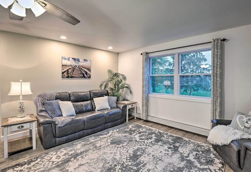 Cozy Seneca Falls Home Close To Cayuga Wine Trail!