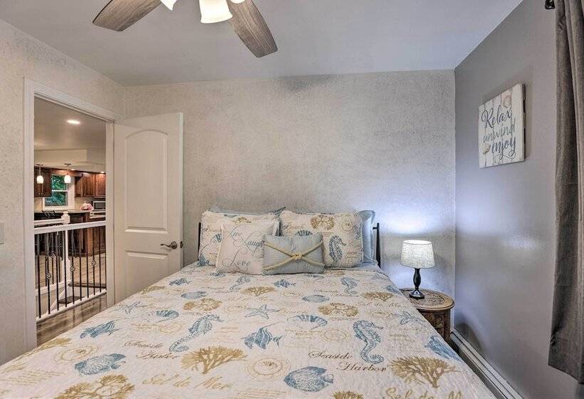 Cozy Seneca Falls Home Close To Cayuga Wine Trail!