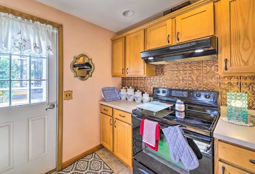 Ocean Inlet Cottage W/ Deck & Grill!