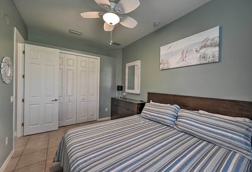 Canalfront Oasis: Cape Coral Home W/ Pool & Spa