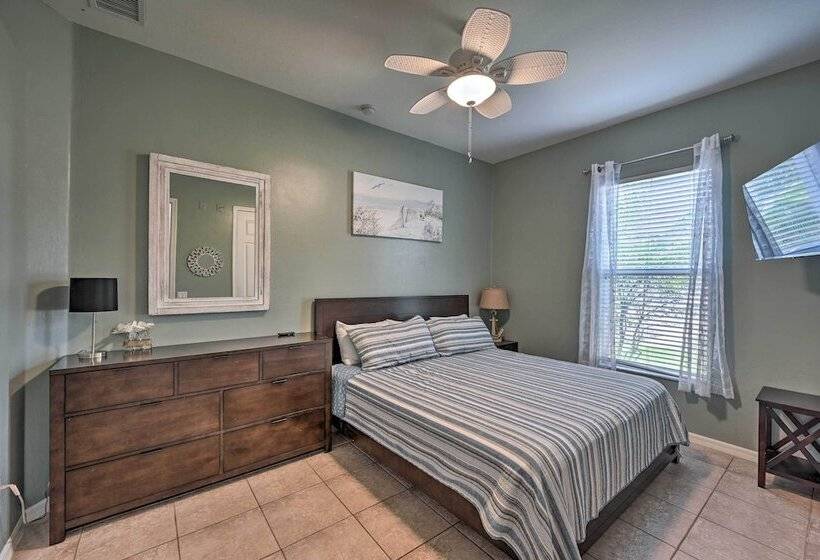 Canalfront Oasis: Cape Coral Home W/ Pool & Spa