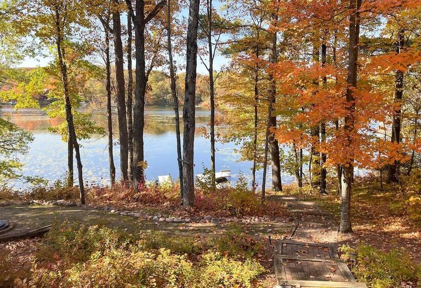 Spacious House W/ Boat Dock On Red Cedar Lake