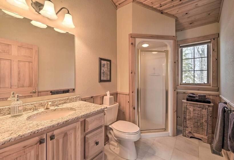 Spacious House W/ Boat Dock On Red Cedar Lake