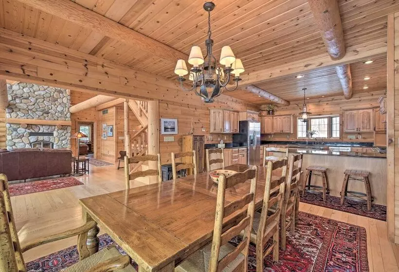 Spacious House W/ Boat Dock On Red Cedar Lake