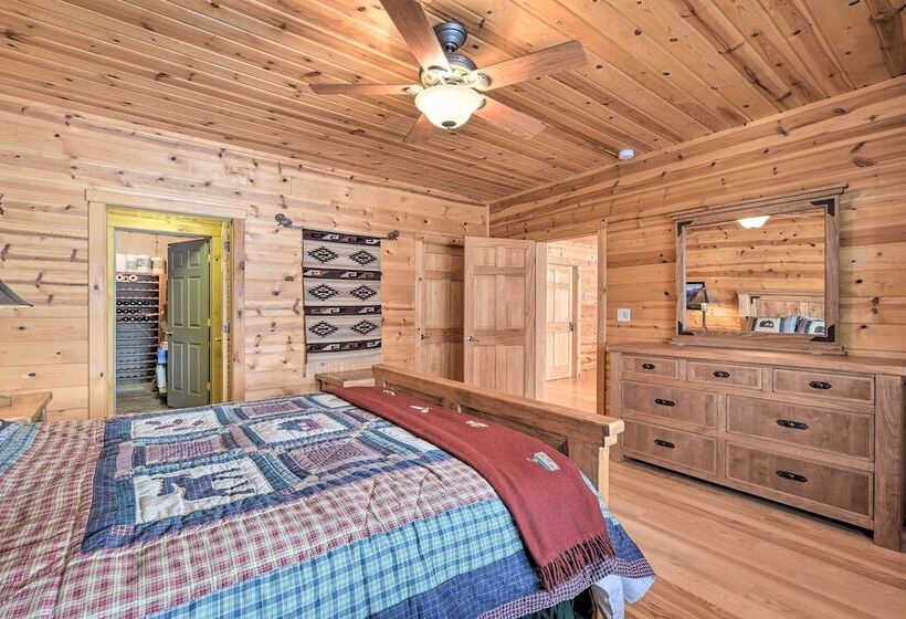 Spacious House W/ Boat Dock On Red Cedar Lake