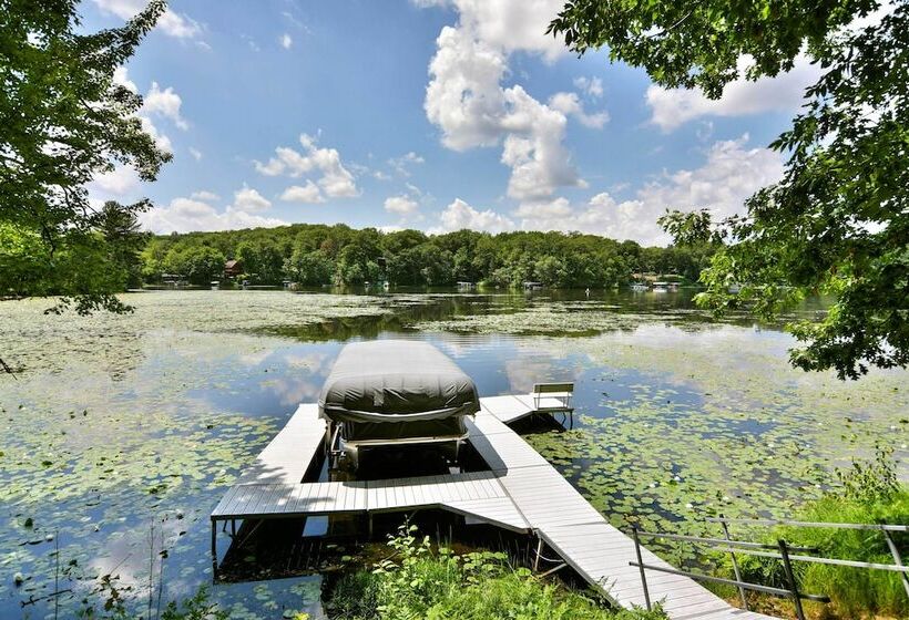 Spacious House W/ Boat Dock On Red Cedar Lake