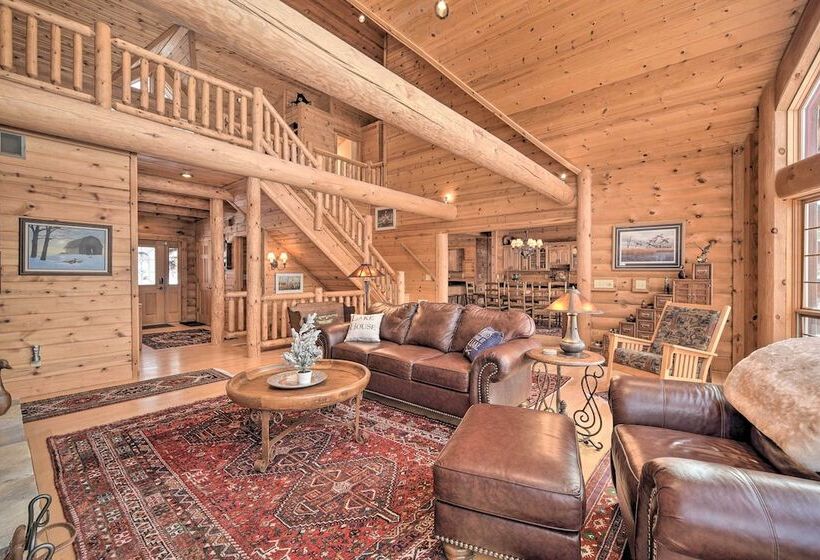 Spacious House W/ Boat Dock On Red Cedar Lake