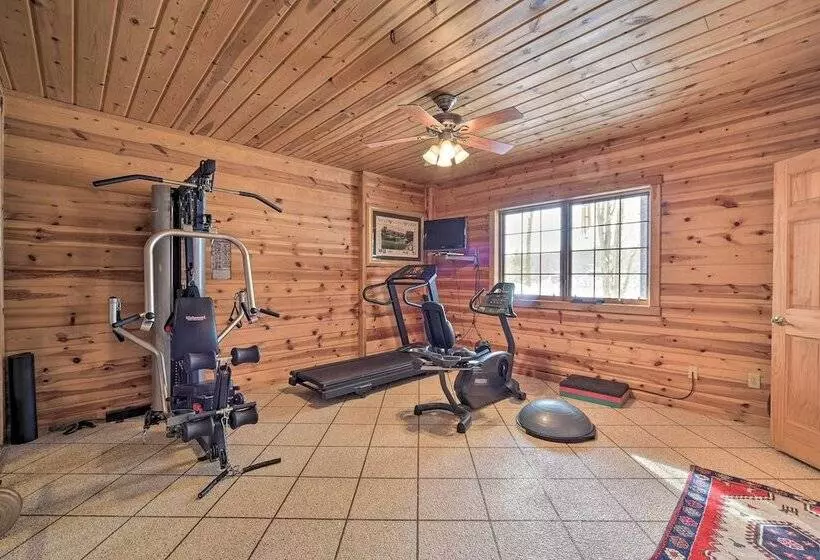 Spacious House W/ Boat Dock On Red Cedar Lake