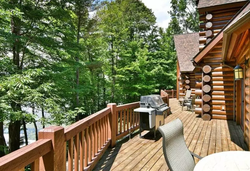 Spacious House W/ Boat Dock On Red Cedar Lake