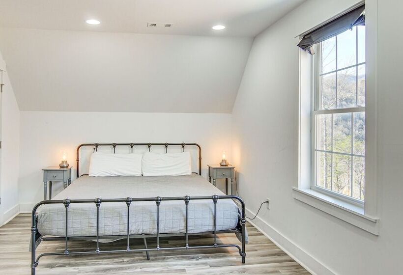 Mountain View, Fire Pit: Roomy Blue Ridge Home!