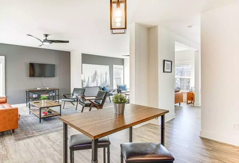 Mountain View, Fire Pit: Roomy Blue Ridge Home!